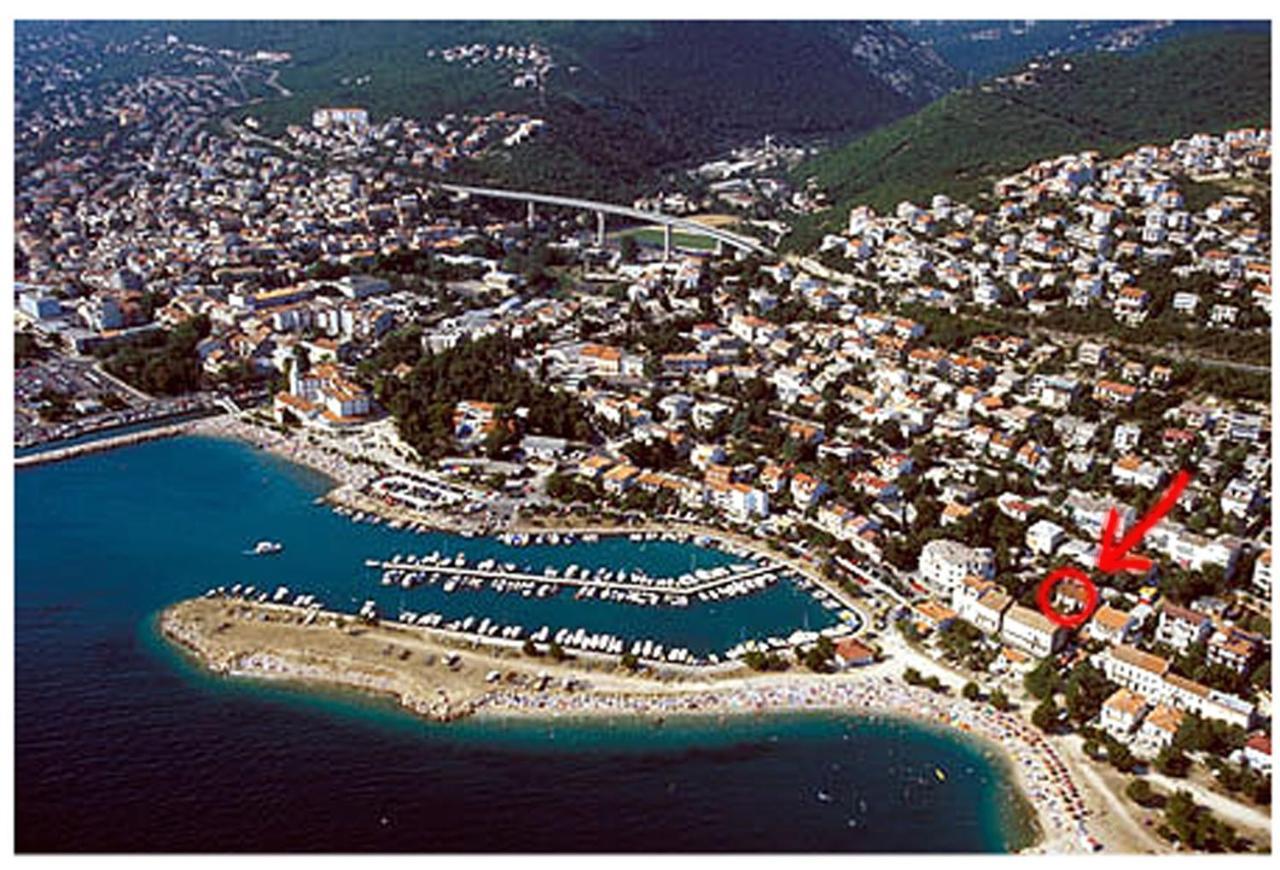 Apartment Crikvenica Car Exterior foto